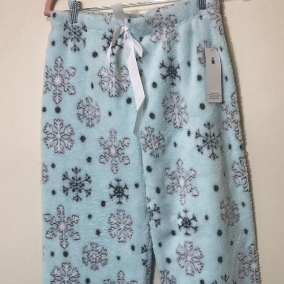 Women's Sleep and Co Fleece Pajama Pants. Blue with Snowflakes. Size Medium. NWT - Picture 4 of 6